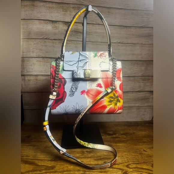 Salvatore Ferragamo Handbags - Salvatore Ferragamo Vara Bow Crossbody